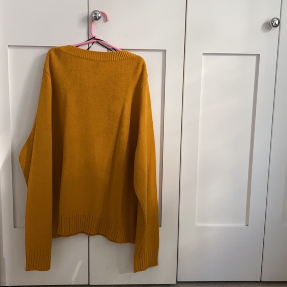 Long Sleeve Yellow Knitted Sweater - Picture 2 of 2
